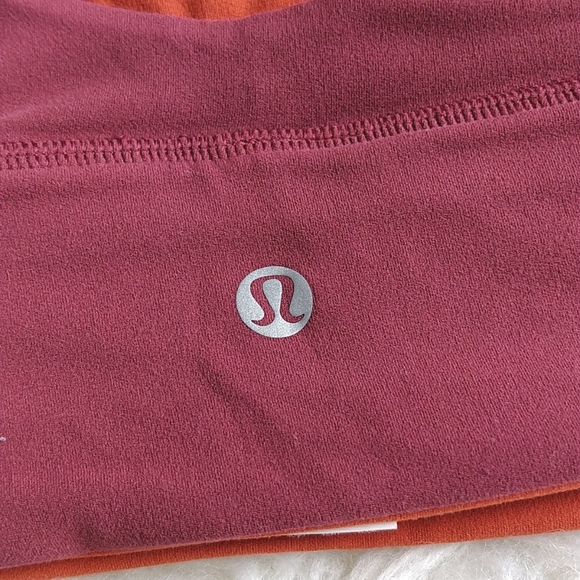 Women lululemon sports bra - Picture 3 of 5